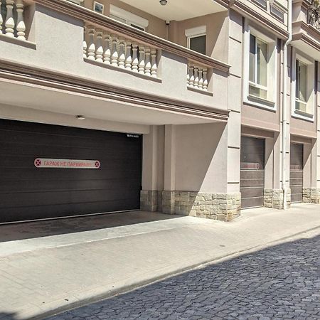 Lux 2 Central Apartment With Garage Plovdiv Bagian luar foto