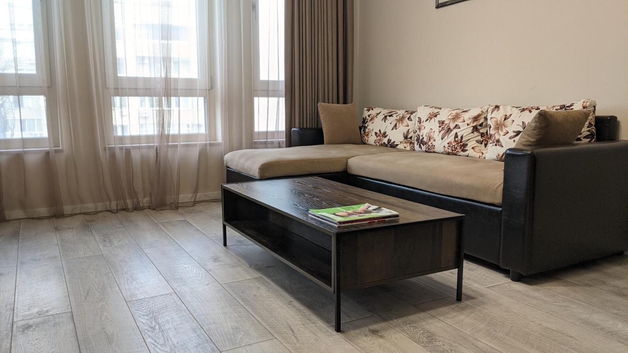 Lux 2 Central Apartment With Garage Plovdiv Bagian luar foto