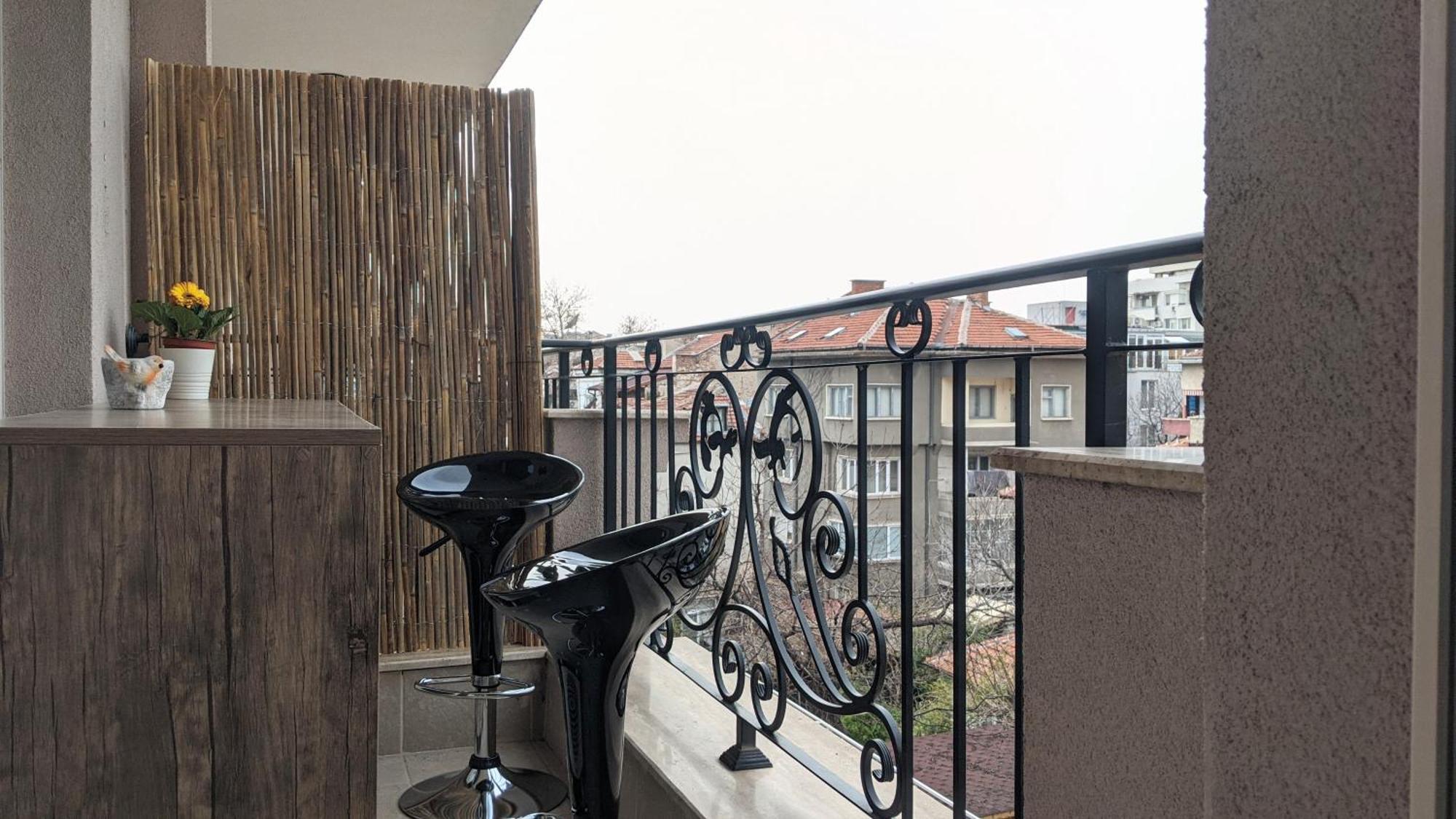 Lux 2 Central Apartment With Garage Plovdiv Bagian luar foto