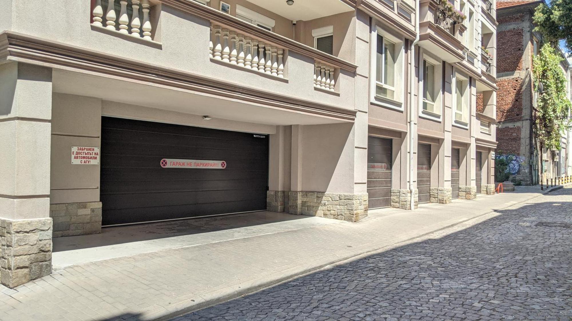 Lux 2 Central Apartment With Garage Plovdiv Bagian luar foto